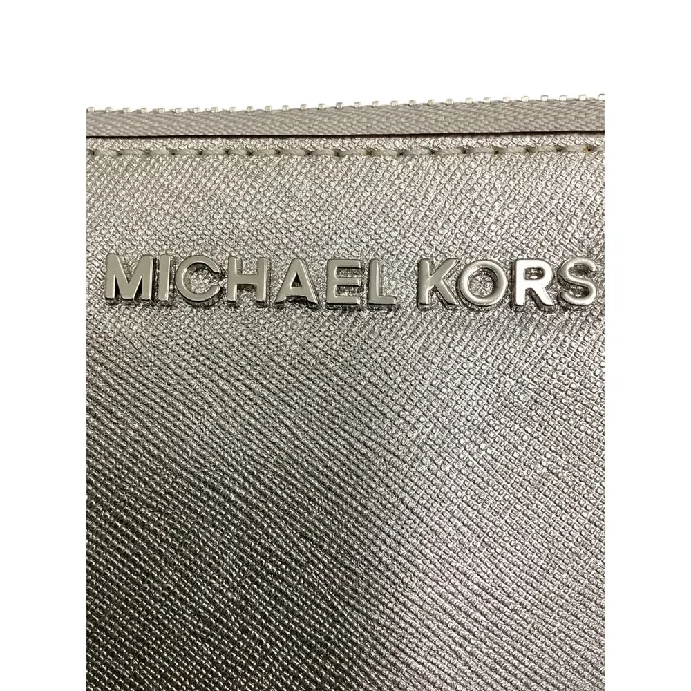 Michael Kors Wallet Women’s 1 Size Wristlet Style Saffiano Leather Zipper Silver